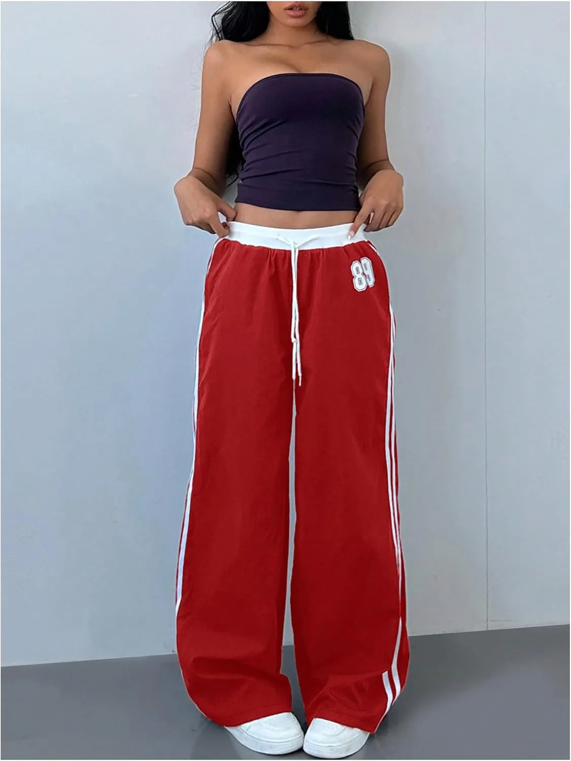 WDIRARA Women's Wide Leg Baggy Sweatpants Side Striped Number Graphic Track Pants with Pockets