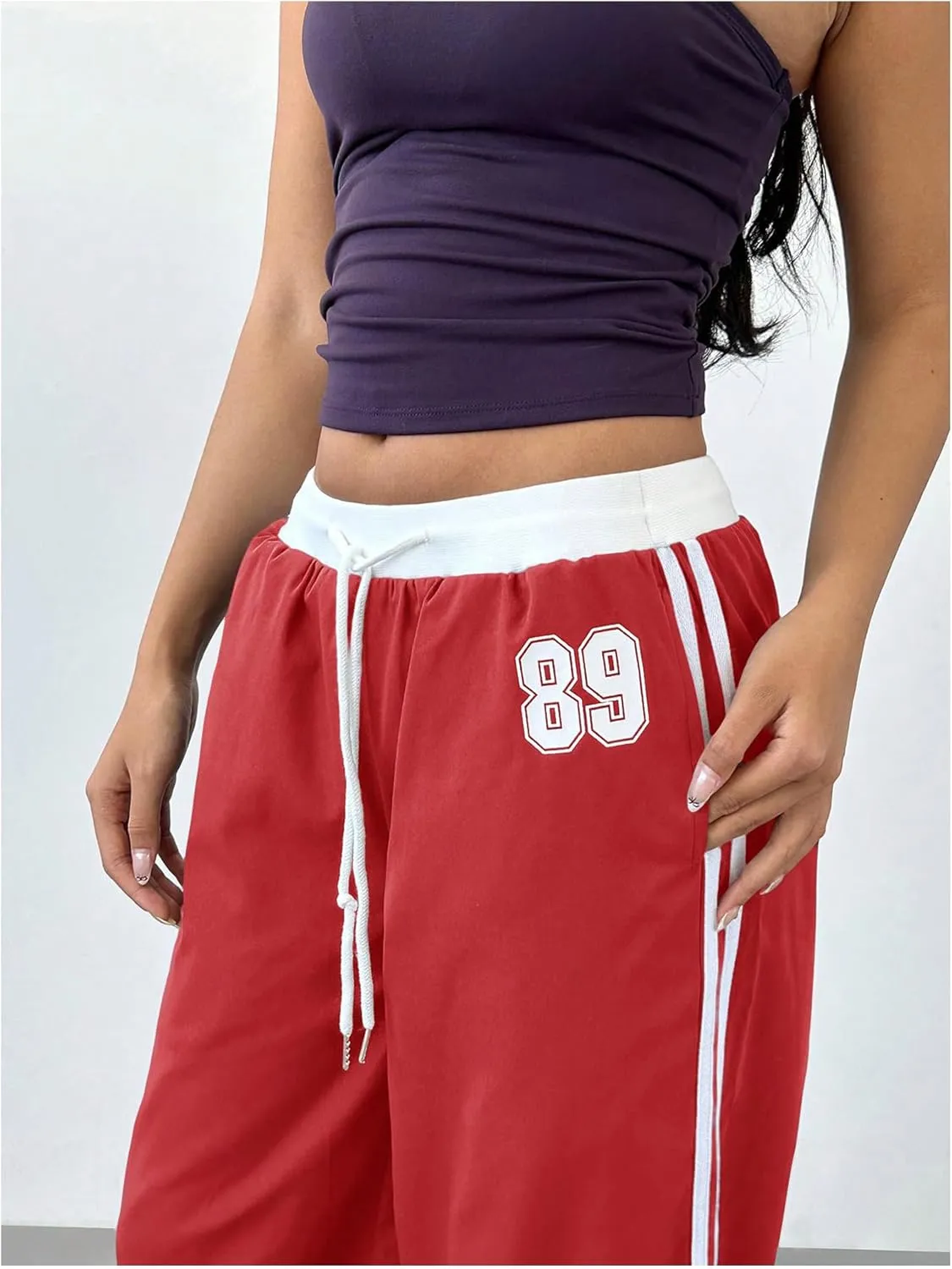 WDIRARA Women's Wide Leg Baggy Sweatpants Side Striped Number Graphic Track Pants with Pockets