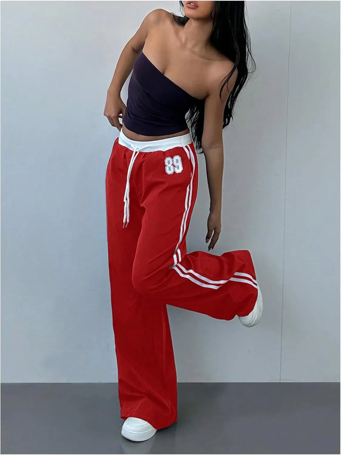 WDIRARA Women's Wide Leg Baggy Sweatpants Side Striped Number Graphic Track Pants with Pockets